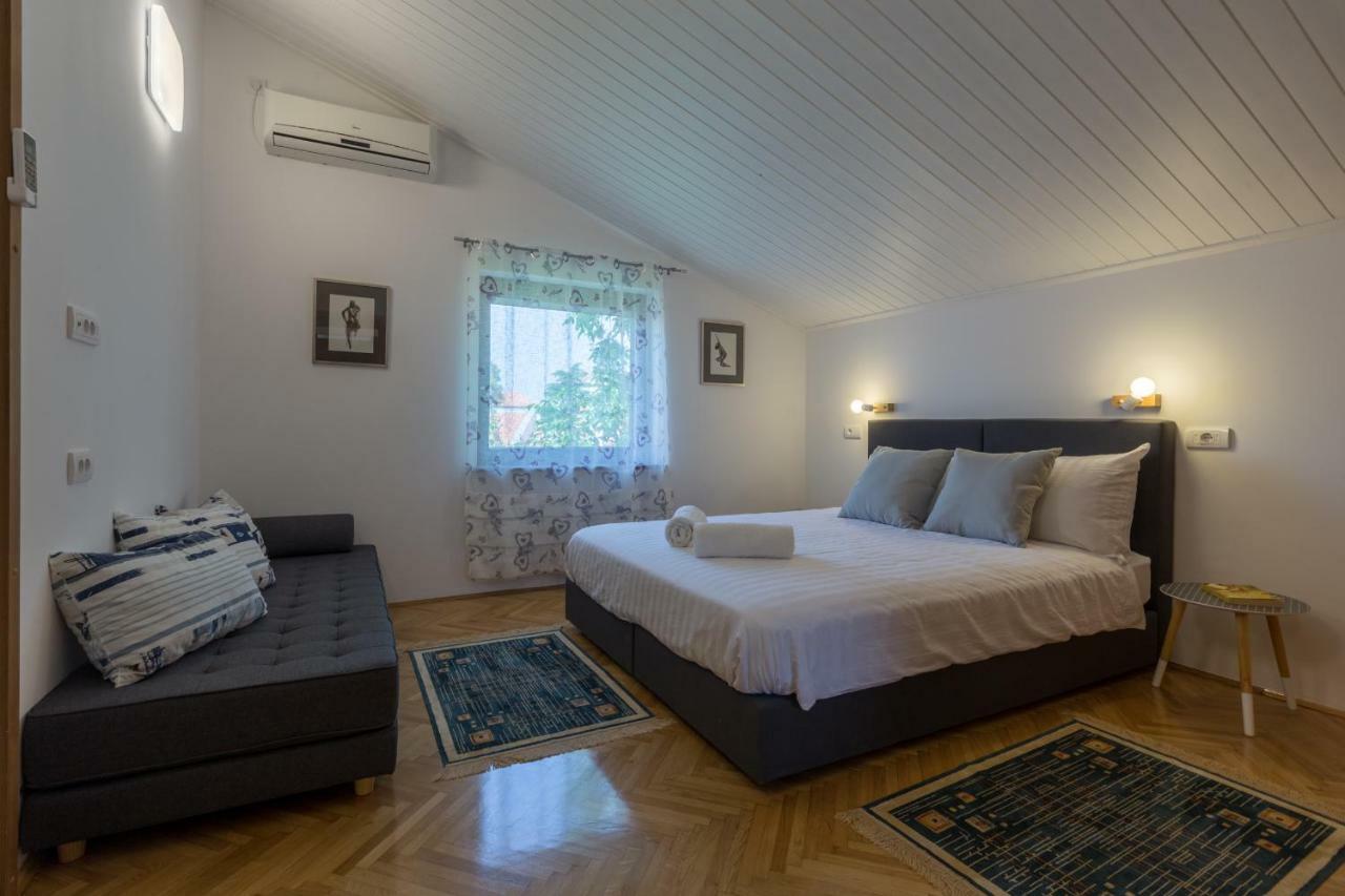 Apartment Lungera 普拉 外观 照片